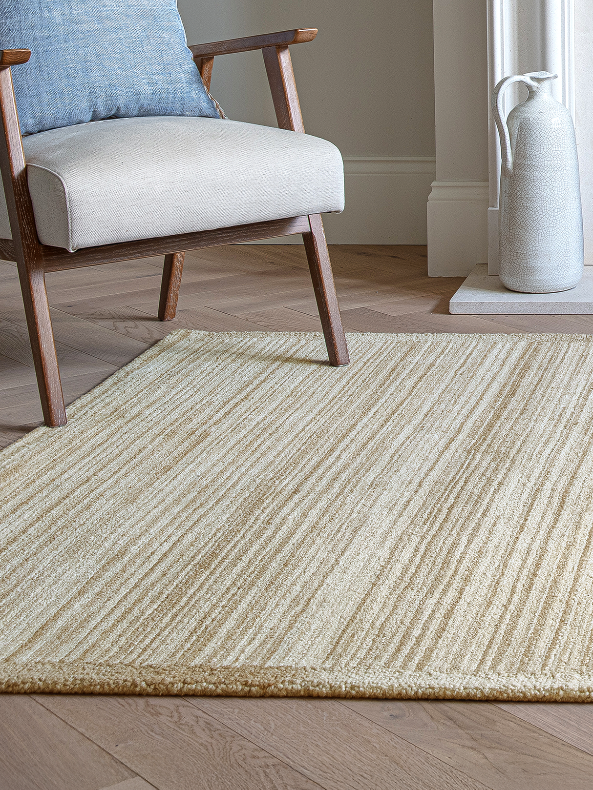 Timeless beige living room rug