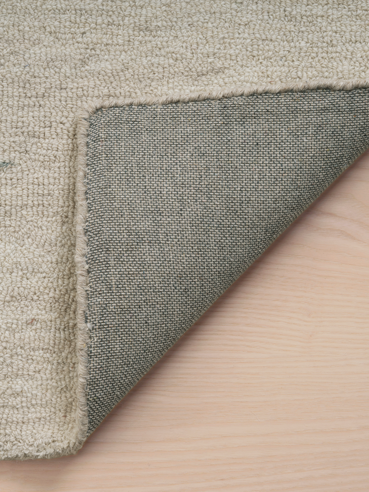 Stylish wool rug for the home