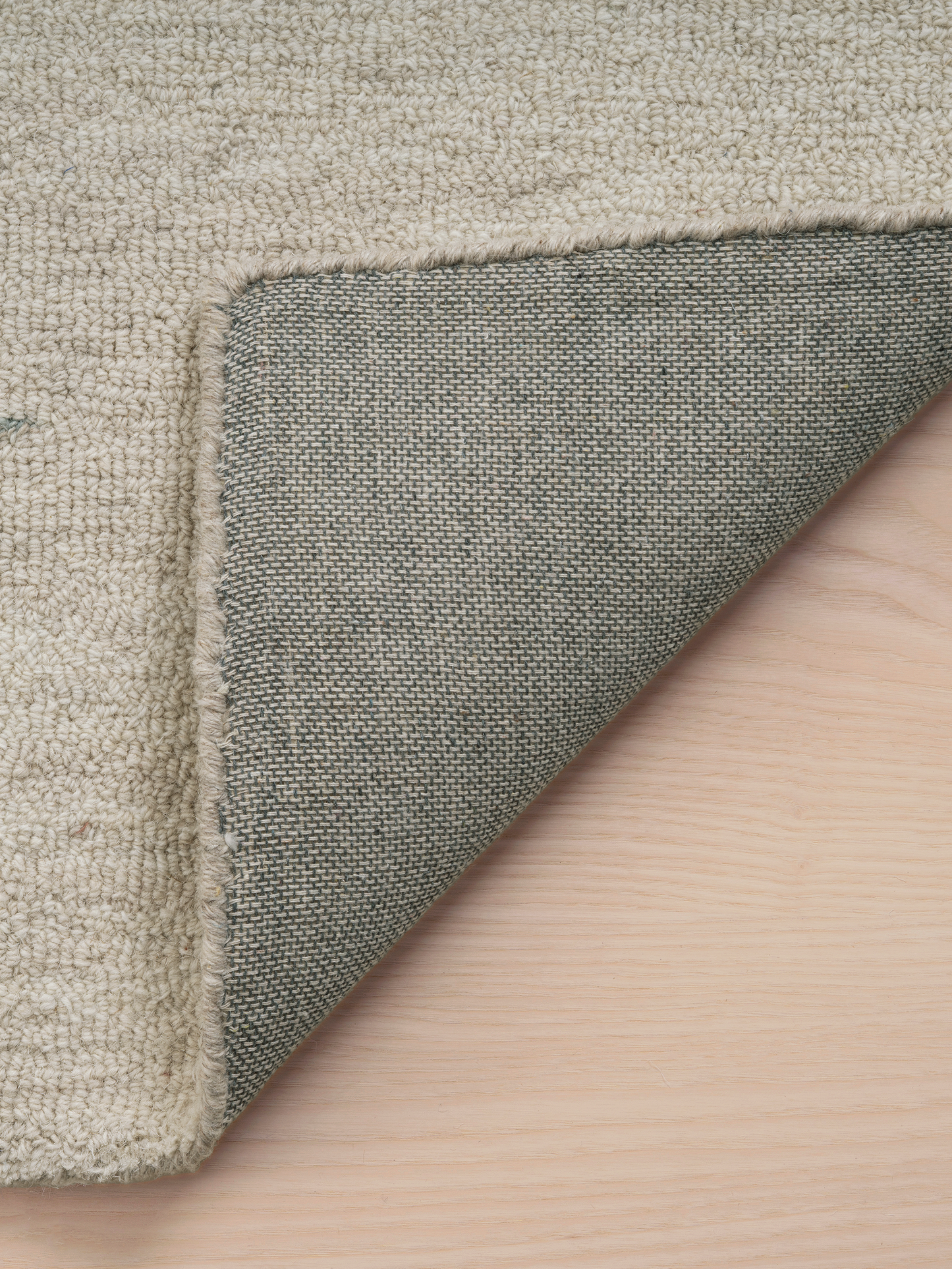 Stylish wool rug for the home