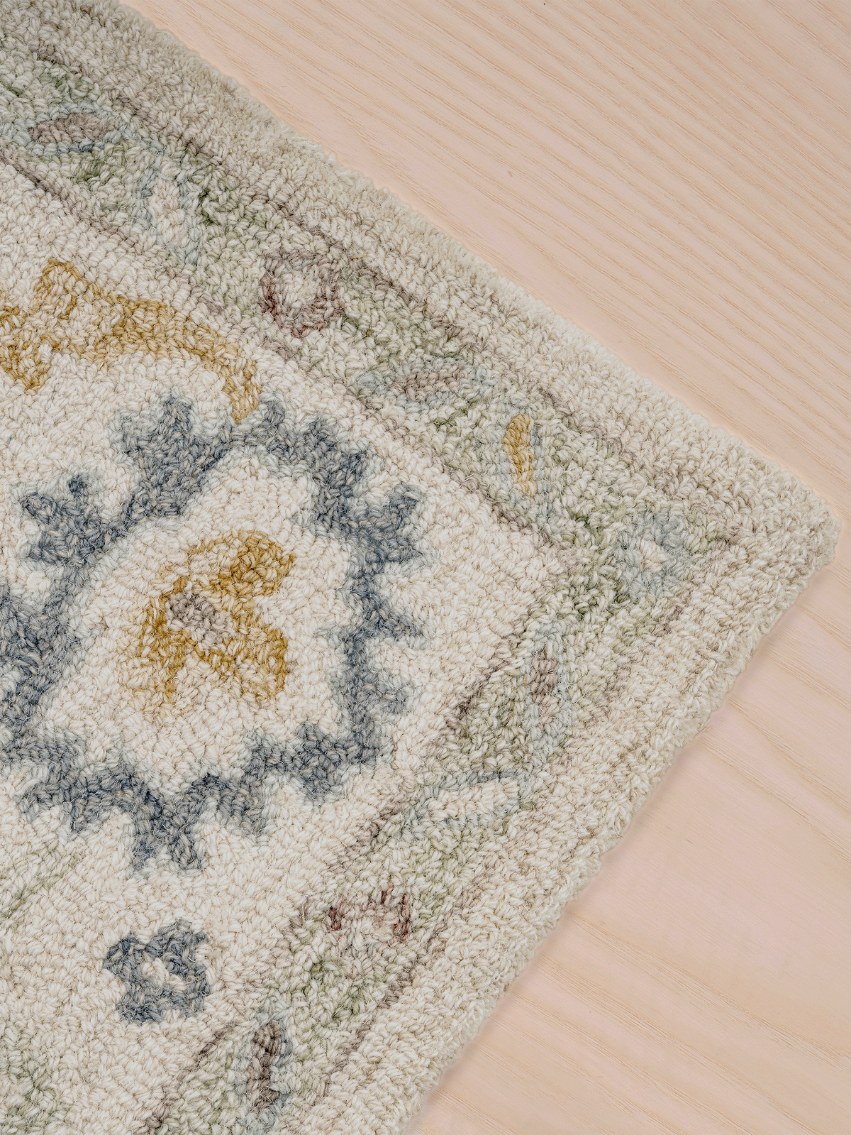 Exclusive wool rug