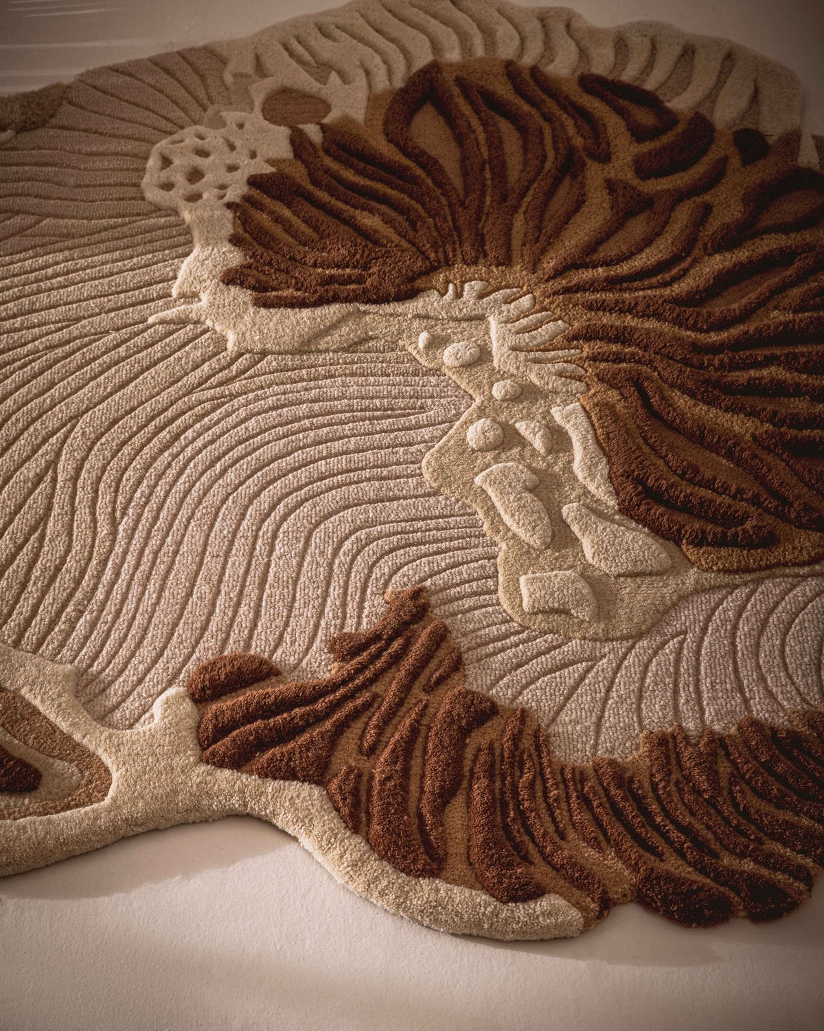 Hand-tufted wool rug