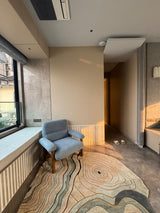 Timeless wool rug for living spaces