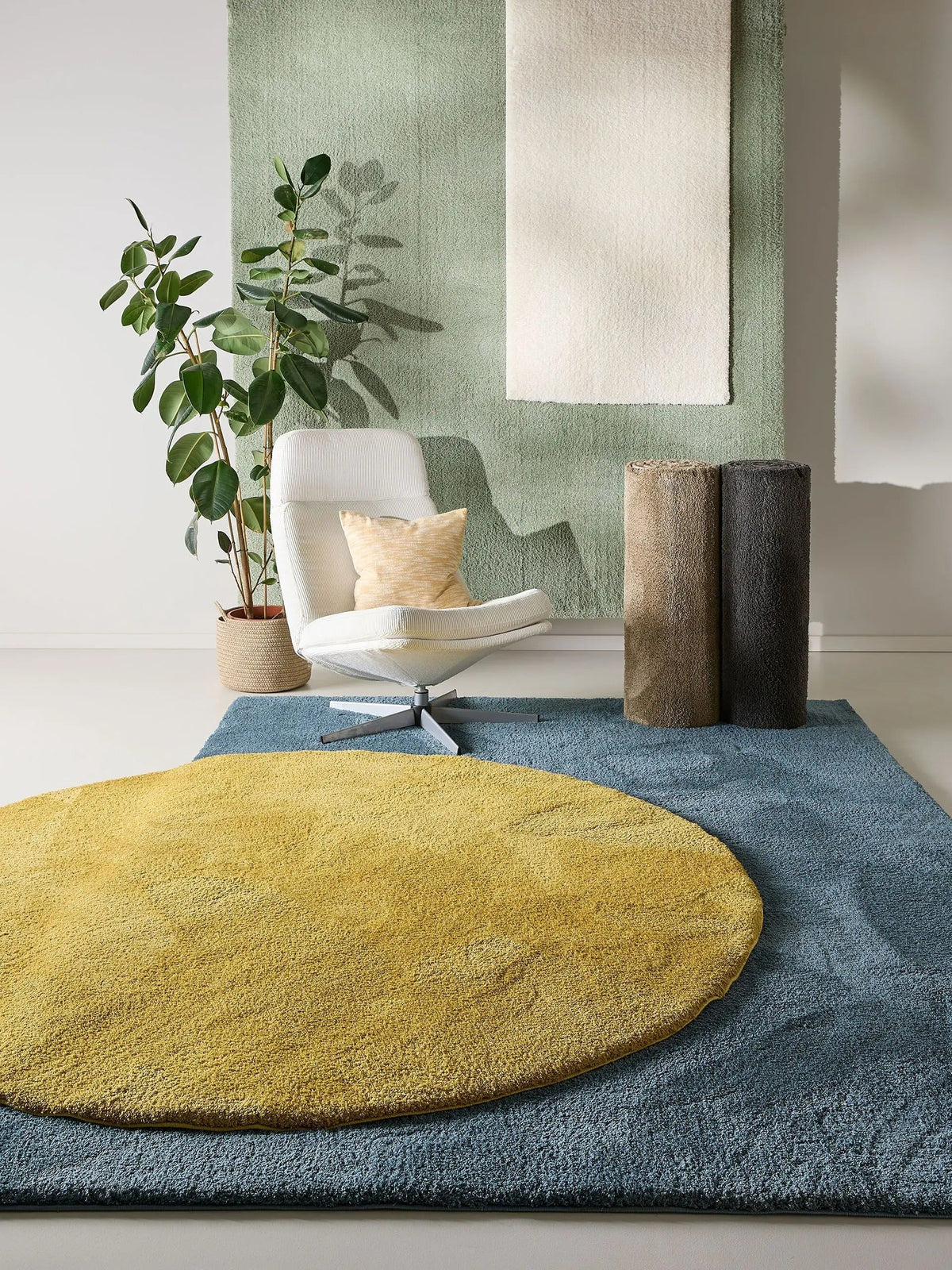 Modern high-pile carpet